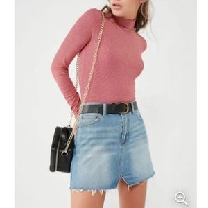 BDG Denim Skirt Distressed Raw Hem Skirt size Medium Light Wash Y2K Boho